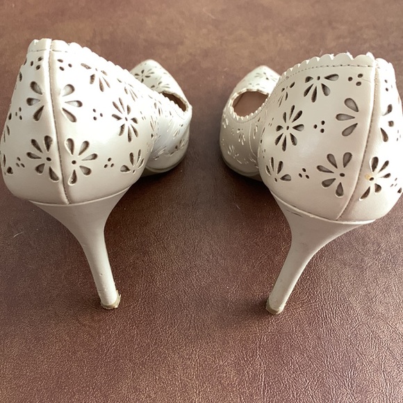 LC Lauren Conrad size 8 heels - Picture 3 of 4